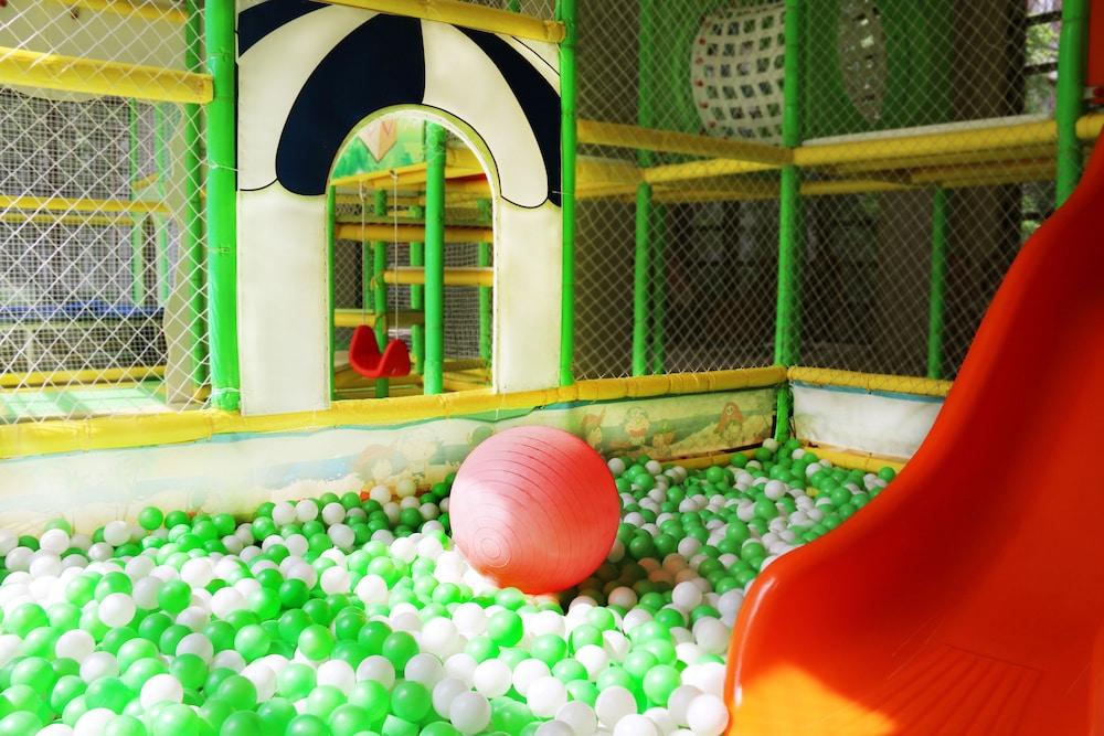 ホテル ヒルトン ティアンジン エコ シティ Binhai  エクステリア 写真